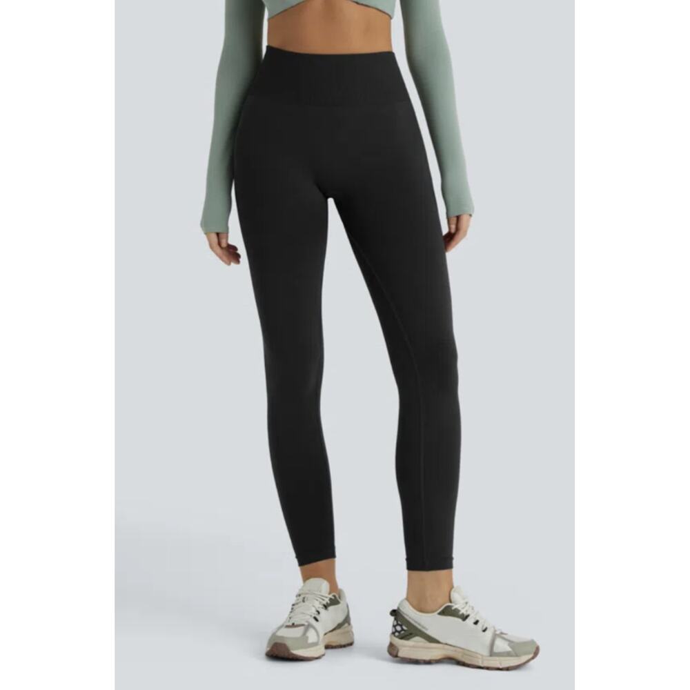 Halara Seamless 7/8 Leggings Size M Black High Rise NWT Stretch Yoga Activewear